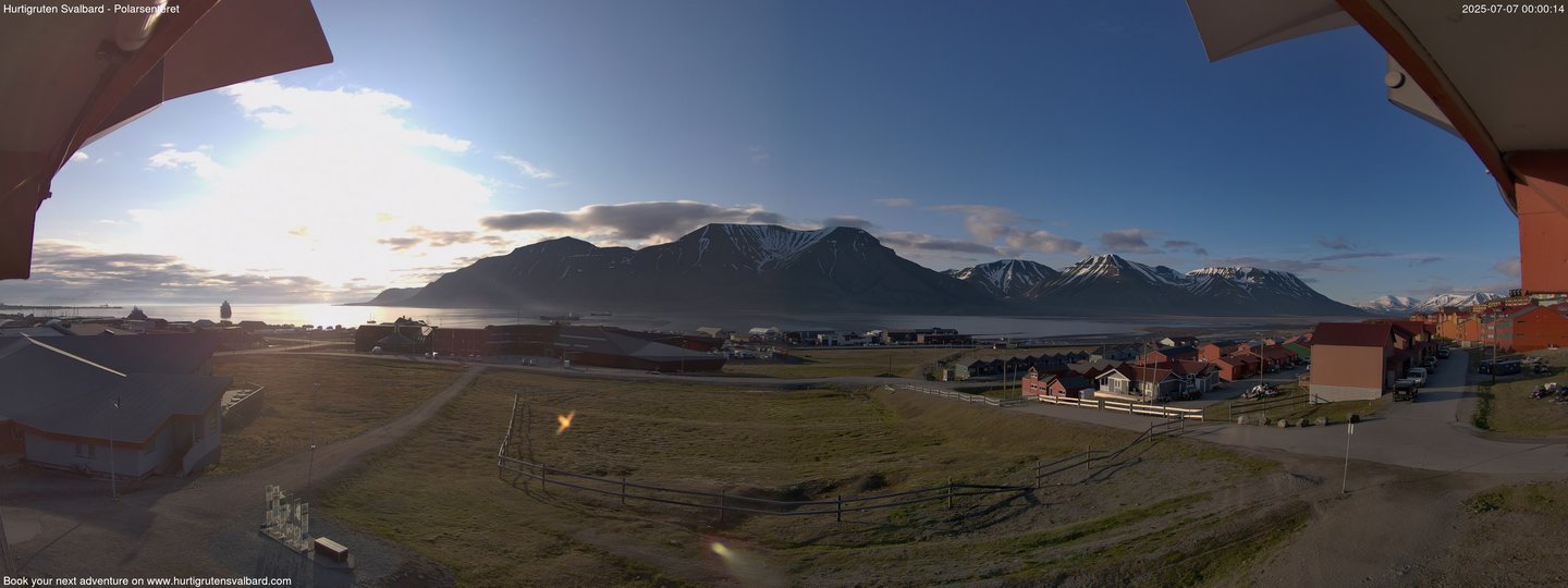 time-lapse frame, Hurtigruten Svalbard - Hiorthfjellet webcam