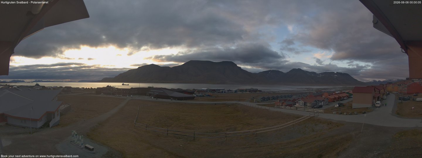 Hurtigruten Svalbard - Hiorthfjellet webcam time-lapse frame, Hurtigruten Svalbard - Hiorthfjellet webcam
