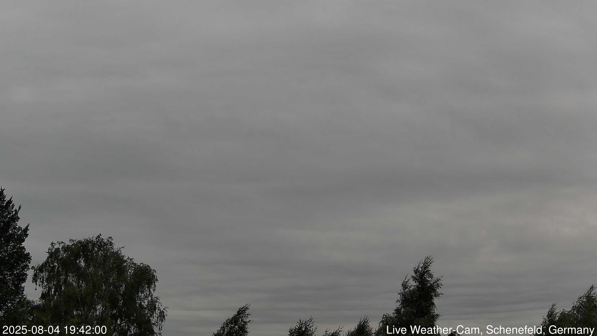 time-lapse frame, 2025-08-04 19:42-22:12 webcam