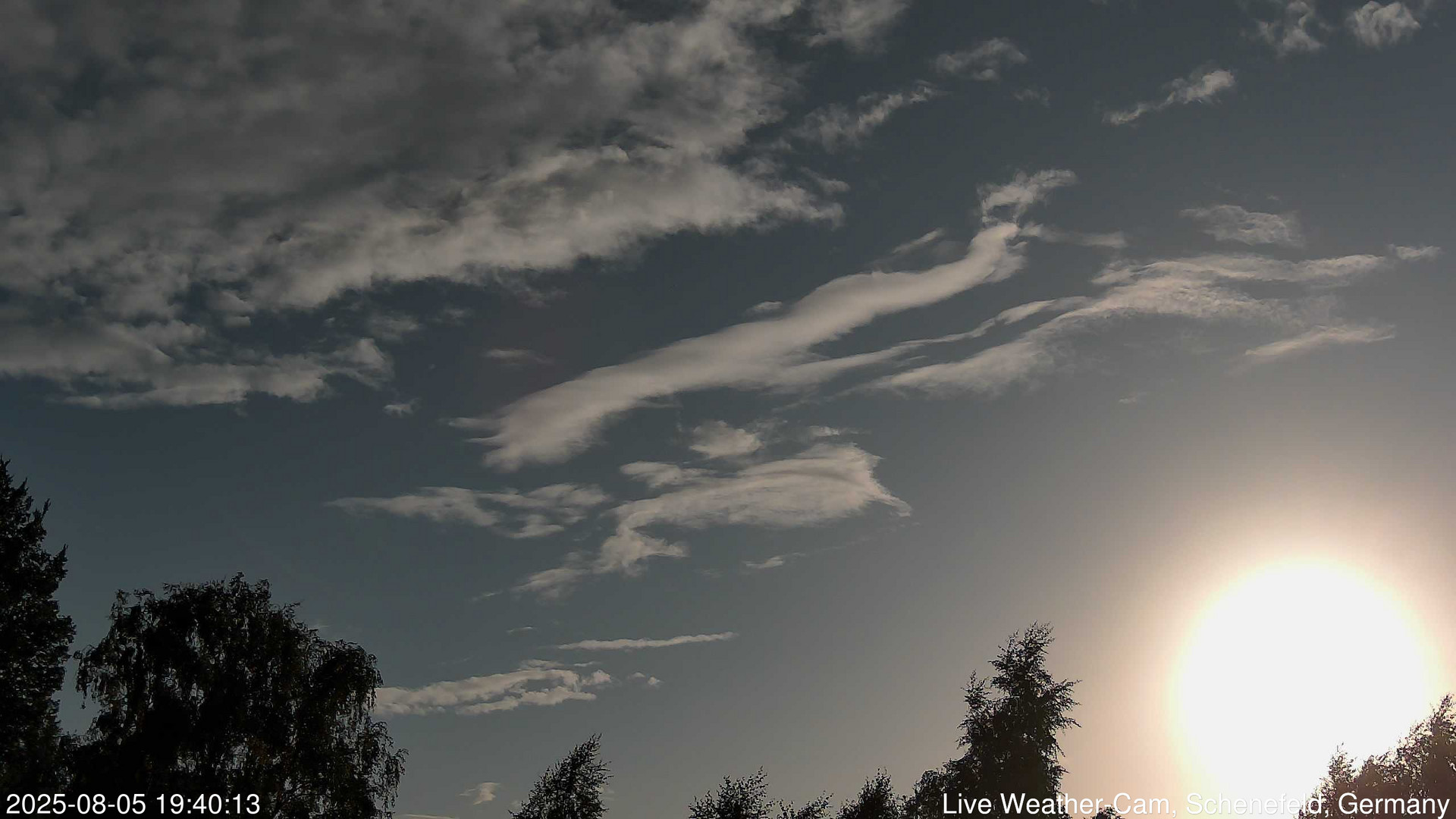time-lapse frame, 2025-08-05 19:40-22:10 webcam