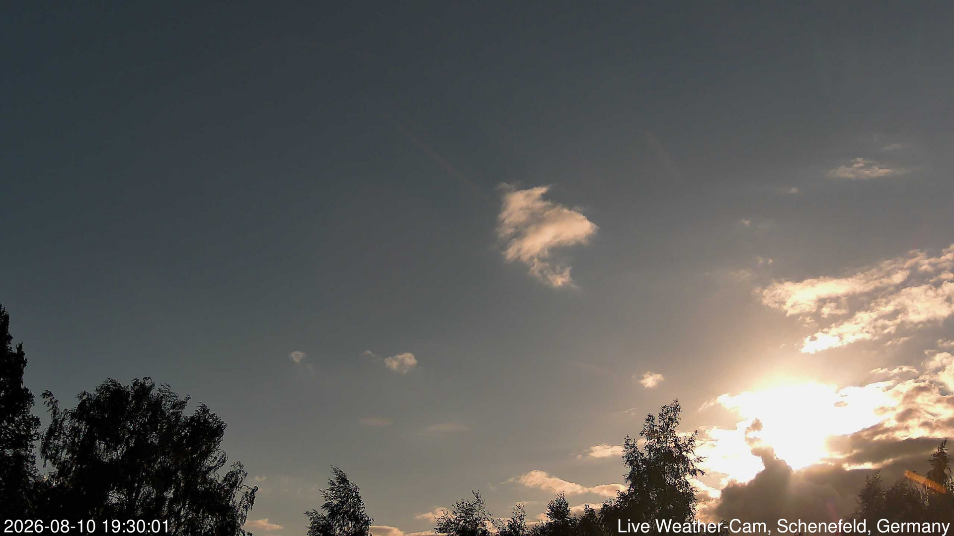 time-lapse frame, 2026-08-10 19:30-22:00 webcam