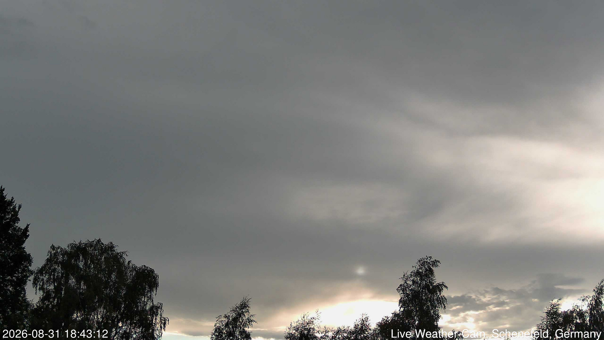 time-lapse frame, 2026-08-31 18:43-21:13 webcam