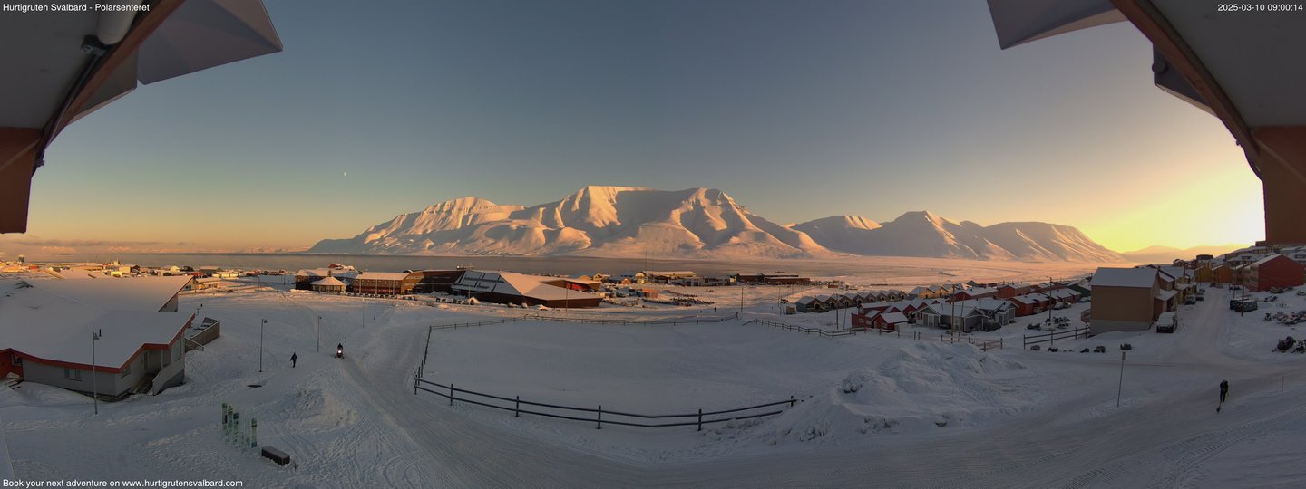 time-lapse frame, Hurtigruten Svalbard - Hiorthfjellet webcam